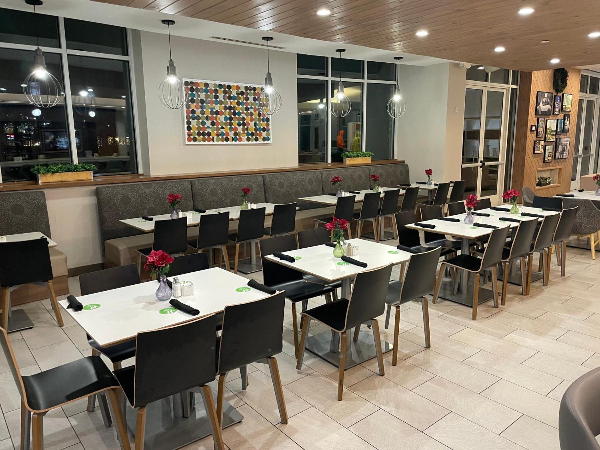 Holiday Inn Atlanta-Gas South Arena Area By Ihg Duluth Exterior foto